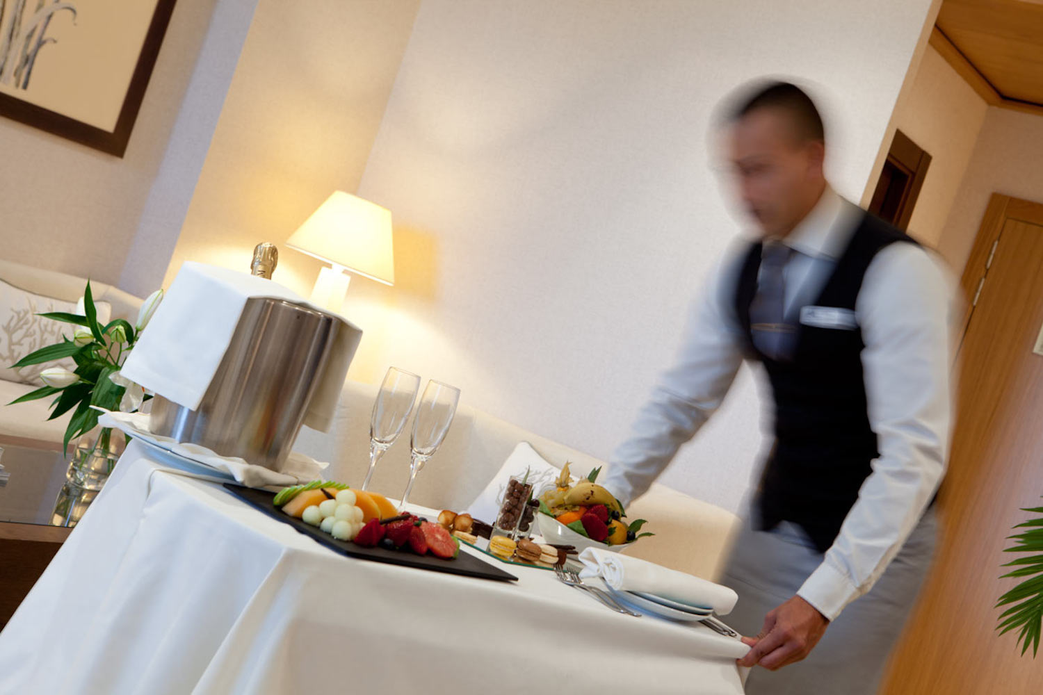 Naked room service delivery images