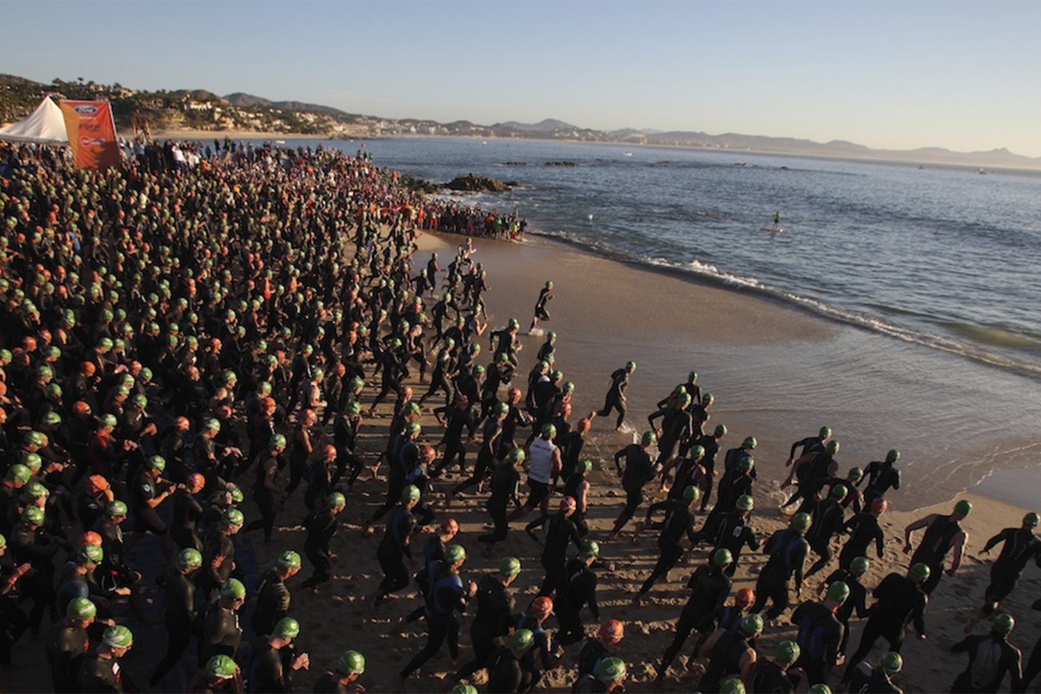 Con 1,500 participantes de 41 países, inició el Iron Man Los Cabos 2016