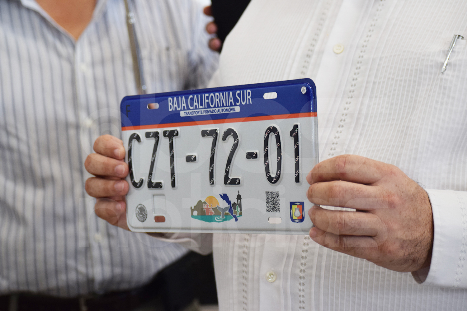 Presentan y entregan las nuevas placas para Baja California Sur; habrá